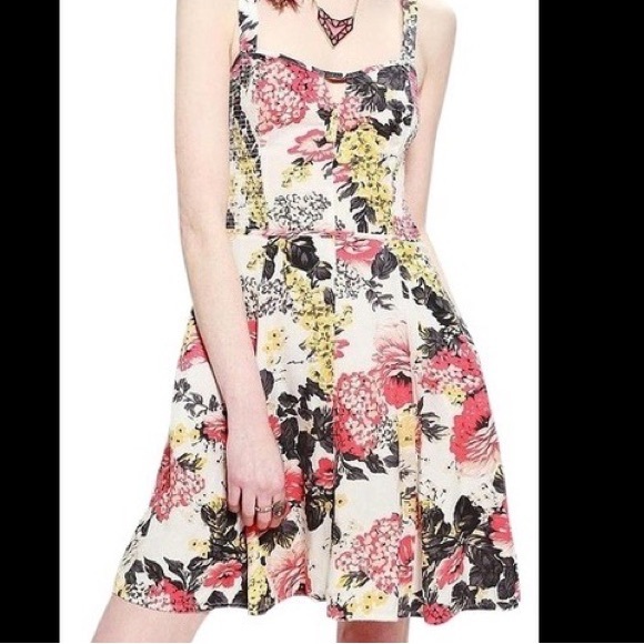 Urban Outfitters Kimchi Blue Floral Dress Red Size M - Picture 3 of 5